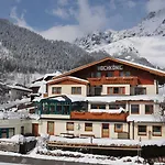 فندق Hochkoenig 3*