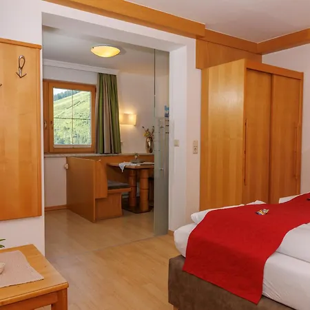 מלון Hochkoenig 3*