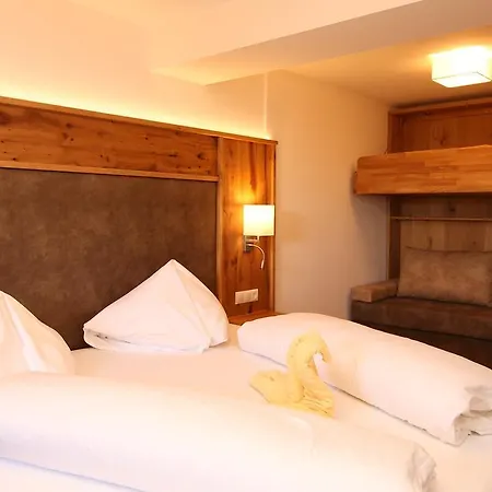فندق Hochkoenig 3*
